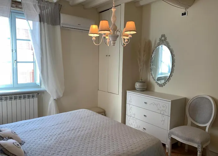 Il Grillo Sull'olivo Camaiore